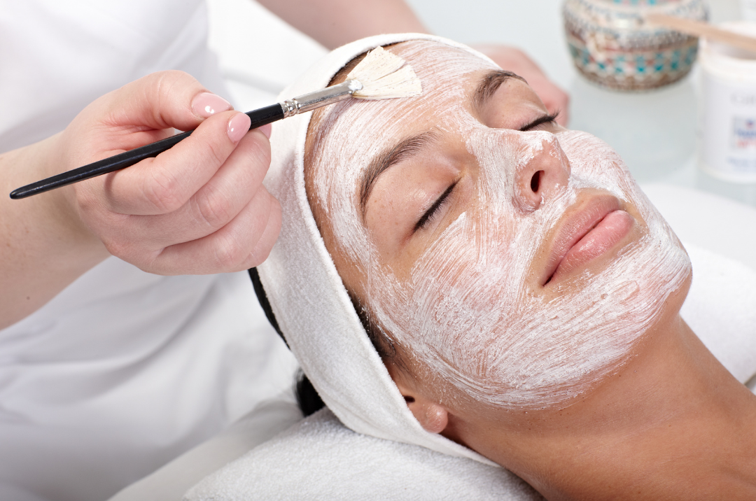 Klassische Gesichtsbehandlung im Charisma Beautycenter